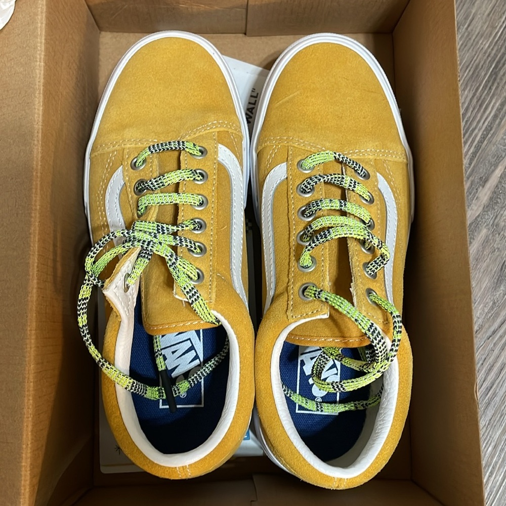 Vans - Picture 7 of 8